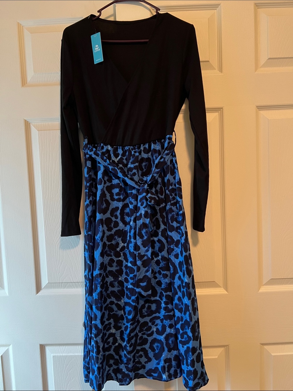 Cupshe Black Top with Blue Leopard Print Skirt Dress, Medium
